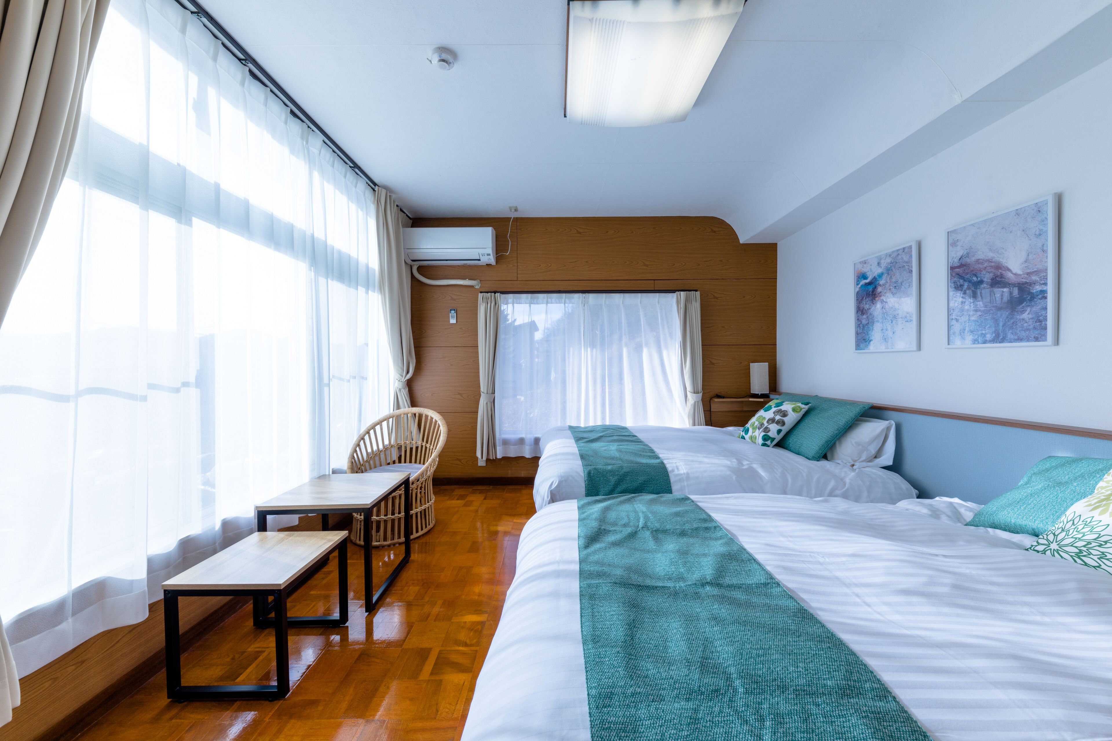 4 bedrooms, desk, free WiFi, bed sheets