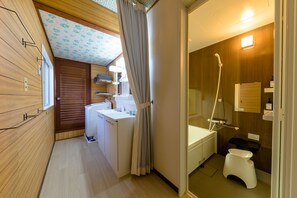 House, Non Smoking | Bathroom | Separate tub and shower, free toiletries, hair dryer, electronic bidet - RAKUWA Bettei (Fujikawaguchiko)