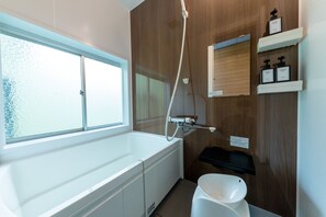 House, Non Smoking | Bathroom | Separate tub and shower, free toiletries, hair dryer, electronic bidet