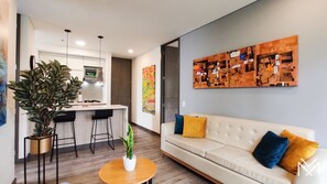 Living area - Comfortable, Sparkling Clean Exclusive Suite.- Poblado Area-1AC (Antioquia)