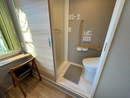 Shinjuku Warm House - Image 36