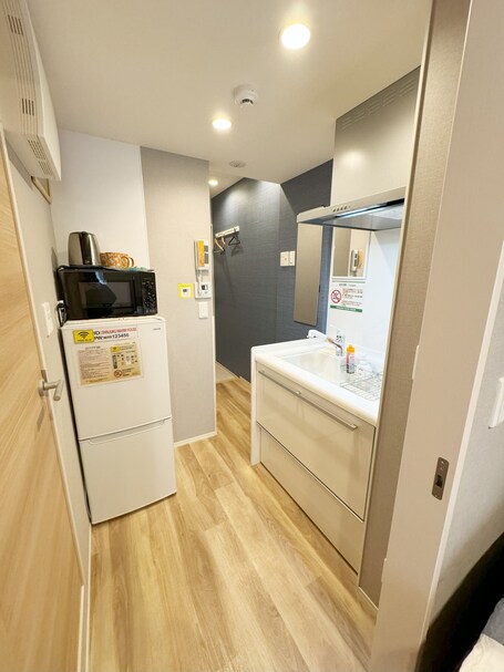 Shinjuku Warm House - Image 8