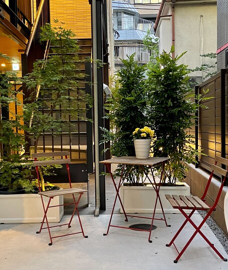 Shinjuku Warm House - Image 6