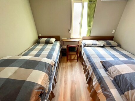 Shinjuku Warm House - Image 4