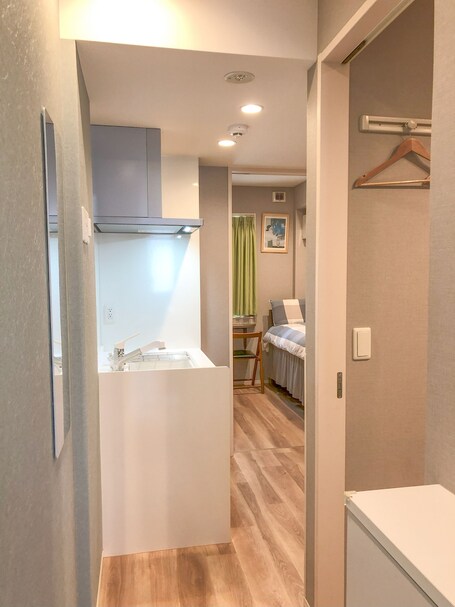 Shinjuku Warm House - Image 23