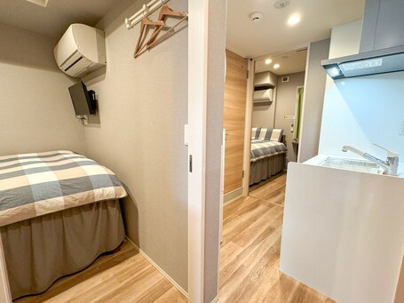 Shinjuku Warm House - Image 9