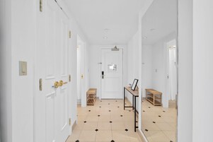 Apartment (2 Bedrooms) | 2 bedrooms, laptop workspace, iron/ironing board, bed sheets