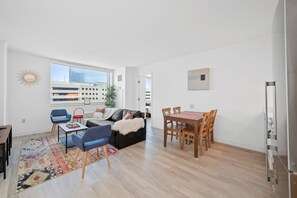 Apartment (2 Bedrooms) | Wohnbereich