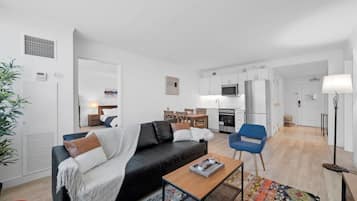 Apartment (2 Bedrooms) | Living area | TV