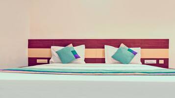 Standard Double Room | Desk, iron/ironing board, free WiFi, bed sheets