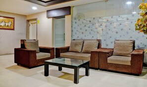 Lobby - Treebo Trend Hotel Subashree (Coimbatore)