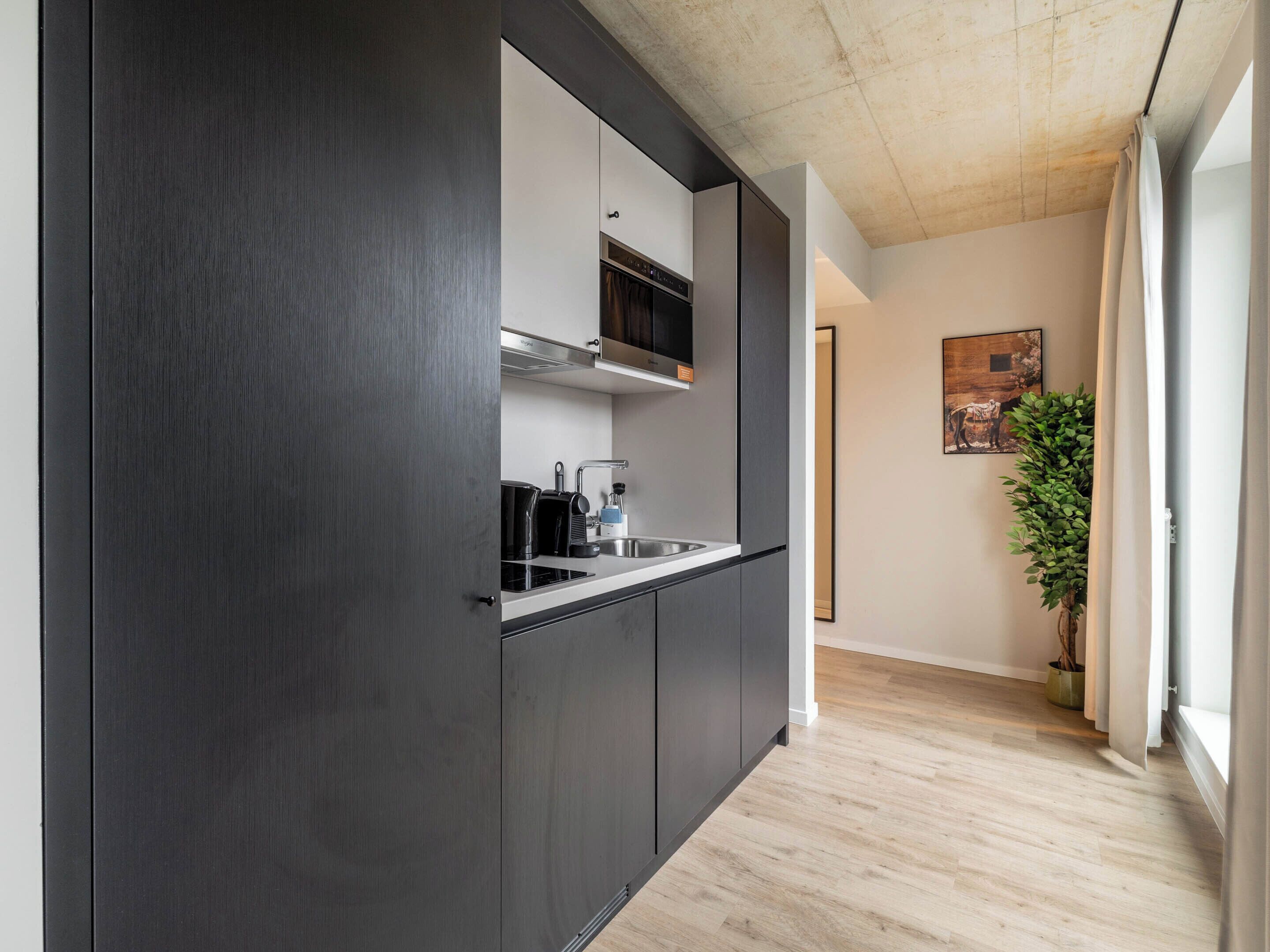 Suite with Balcony | Eigene Küche | Espressomaschine, Wasserkocher mit Kaffee-/Teezubehör, Wasserkocher