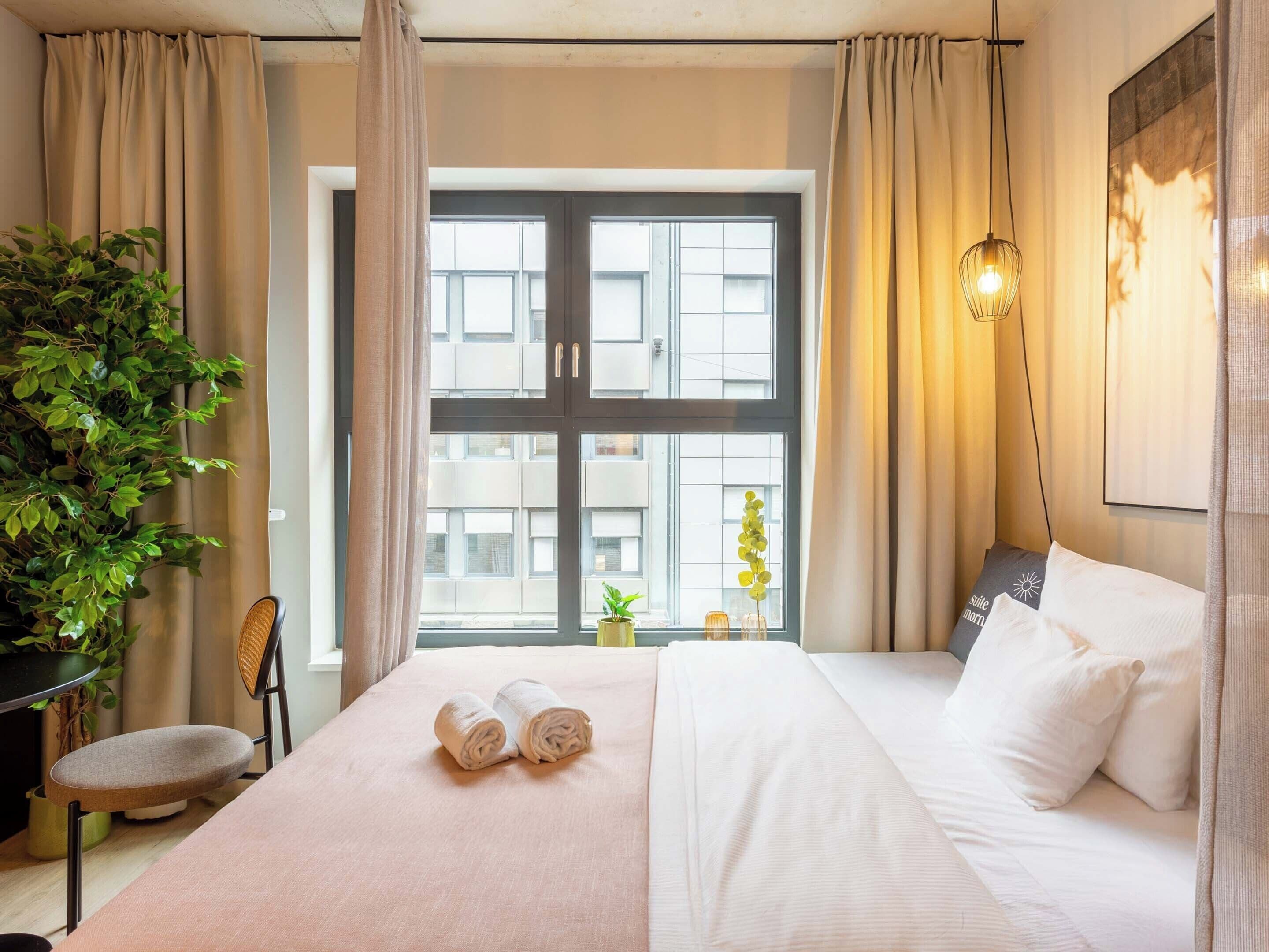 Queen Room | Individualmente decorados, individualmente mobiliados