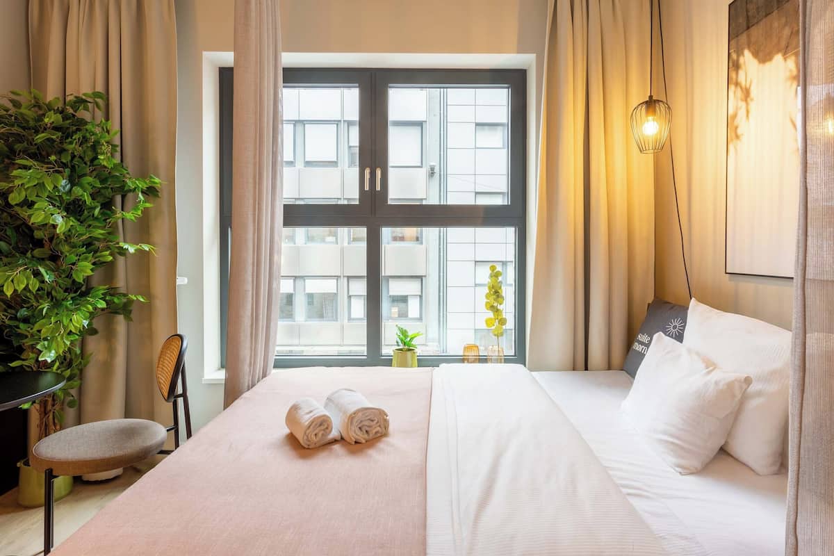 Queen Room | Individualmente decorados, individualmente mobiliados