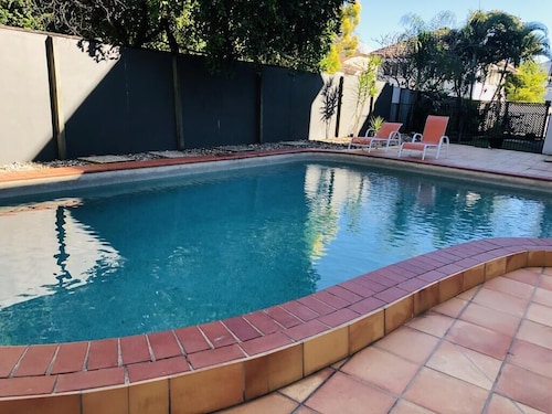 Amazing location Motel room with bathroom, includes wifi, carpark & utilities