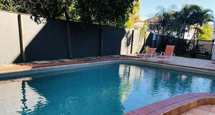 Amazing location Motel room with bathroom, includes wifi, carpark & utilities