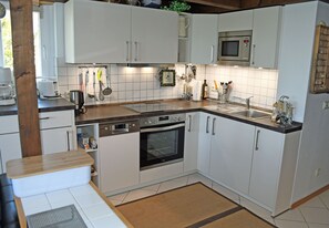 Køleskab, mikrobølgeovn, ovn, opvaskemaskine