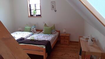 1 bedroom, travel crib, WiFi, bed sheets