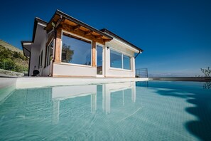 Utomhuspool