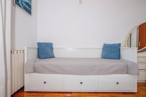 Apartment (A2) | 2 bedrooms, iron/ironing board, free WiFi - Apartment Dijana (Novi Vinodolski)