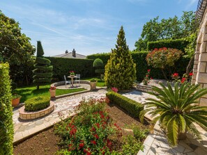 Courtyard - Apartment Dijana (Novi Vinodolski)