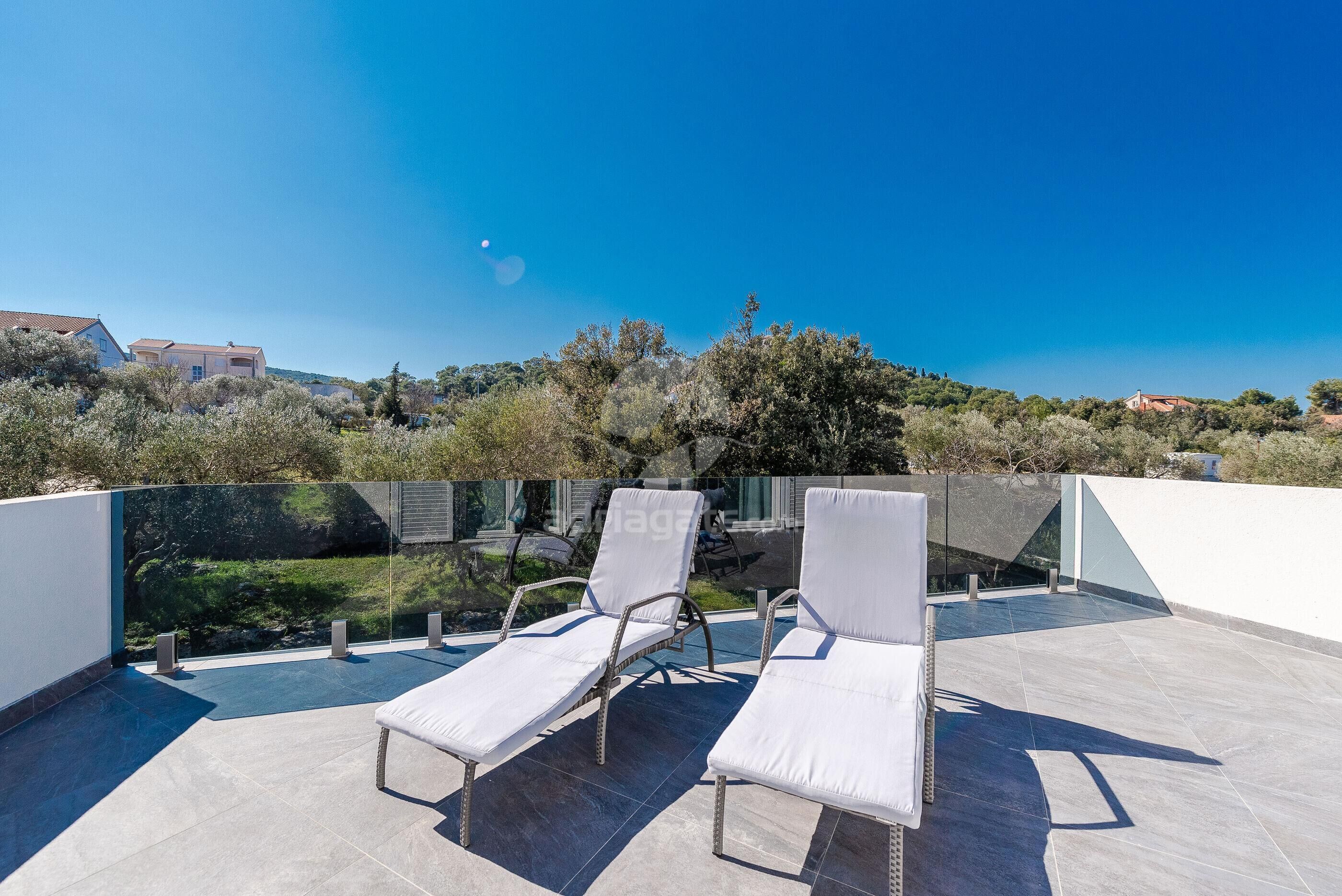 3 bedrooms, iron/ironing board, free WiFi