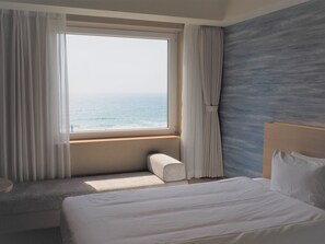 標準雙床房, 2 間臥室, 非吸煙房, 海濱 (On a High Floor) | 客房景觀