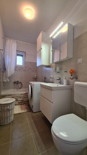 Apartment (A1) | Bathroom - Apartment Antonia (Stari Grad)
