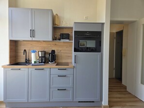 Fridge, microwave, coffee/tea maker, electric kettle