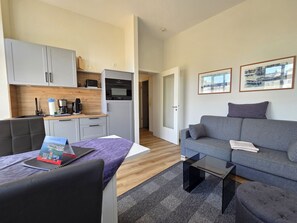 TV - RH 307 - Alter Reichshof, Apartments 307+403 (Sassnitz)