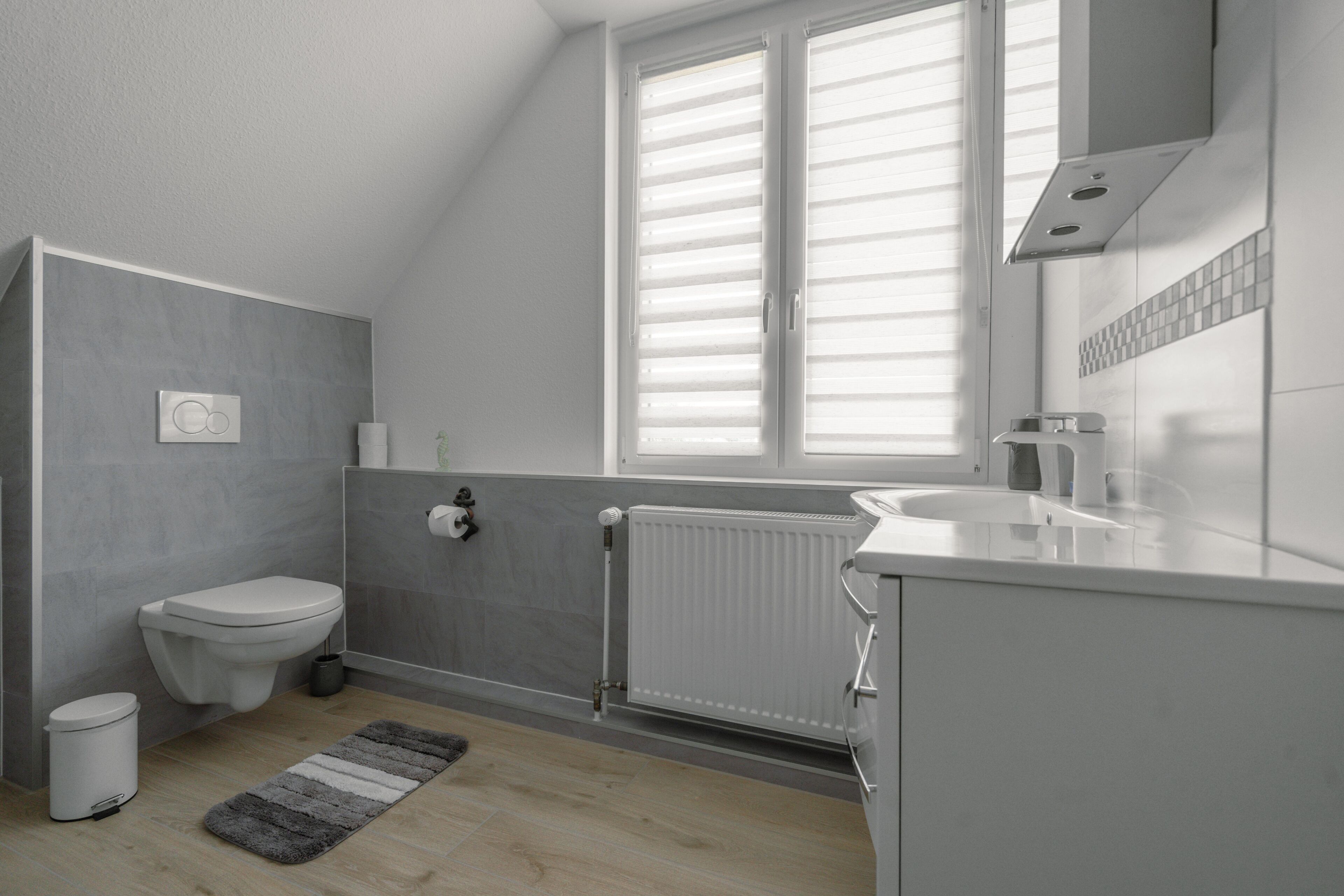 Dusche, Seife, Toilettenpapier