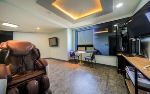 Rum (Deluxe (Massage Chair Netflix Random ) | 1 sovrum, gratis wi-fi och sängkläder