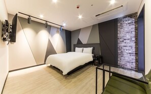 Zimmer (Special Room (Free viewing of all OTT) | 1 Schlafzimmer, kostenloses WLAN, Bettwäsche