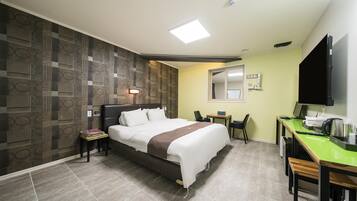 Room (Standard (extra large TV woofer speak) | 1 bedroom, free WiFi, bed sheets