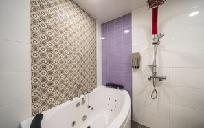 Kamar (VIP (whirlpool styler equipped) (extr) | 1 kamar tidur, Wi-Fi gratis, dan seprai linen