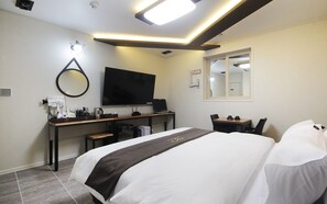 Room (Premium (spa whirlpool large TV woofe) - Gwangju Chungjangro Gold Brown Hotel (Gwangju)