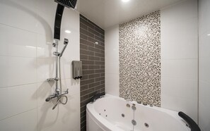 Room (Premium (spa whirlpool large TV woofe) | 1 bedroom, free WiFi, bed sheets