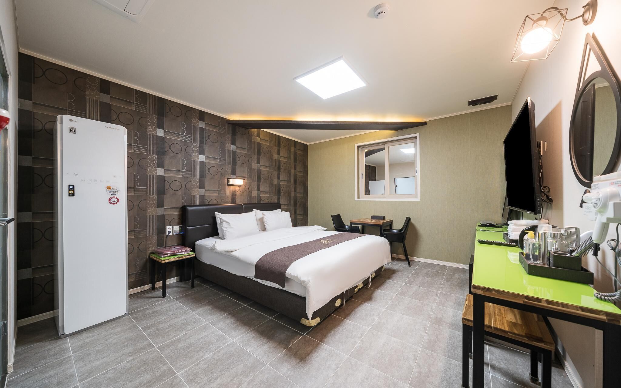 Room (VIP (whirlpool styler equipped) (extr) | 1 bedroom, free WiFi, bed sheets