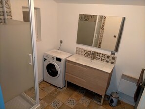 Douche, séchoir à cheveux