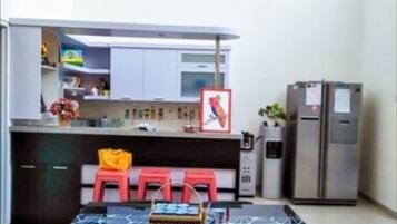雪櫃、爐具、廚房用具/餐具/器皿