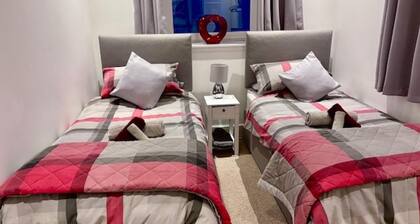 Stunning Spacious Apartment on River Ness