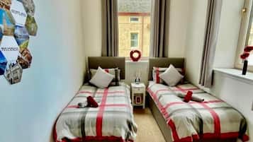 2 bedrooms, iron/ironing board, travel crib, free WiFi