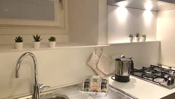 Réfrigérateur, four, plaque de cuisson, lave-vaisselle