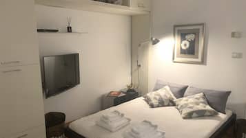 1 bedroom, iron/ironing board, WiFi, bed sheets