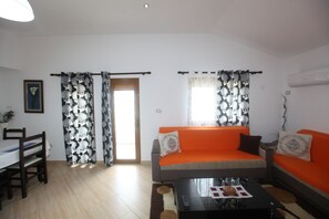 Leilighet, 1 soverom, balkong | Oppholdsrom