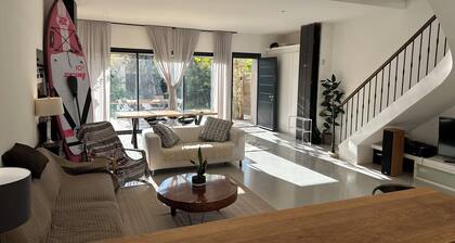 Air-conditioned villa 2 minutes from Pointe Rouge beach