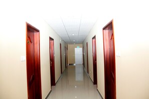 Hallway - Kenlon Hotel (Kampala)