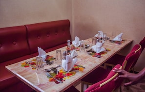 Restaurant - Kenlon Hotel (Kampala)