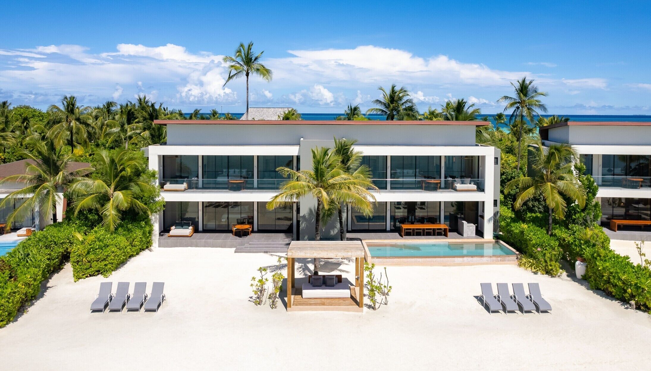 Three Bedroom Beach Retreat with Private Pool | Ropa de cama de alta calidad, camas Tempur-Pedic y minibar 