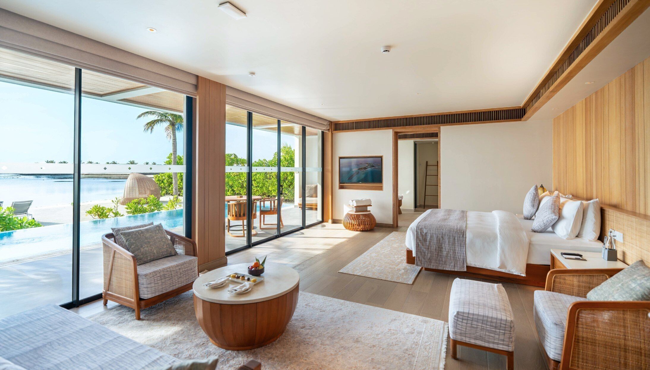 Two Bedroom Beach Residence with Private Pool | Literie de qualité supérieure, matelas Tempur-Pedic, minibar